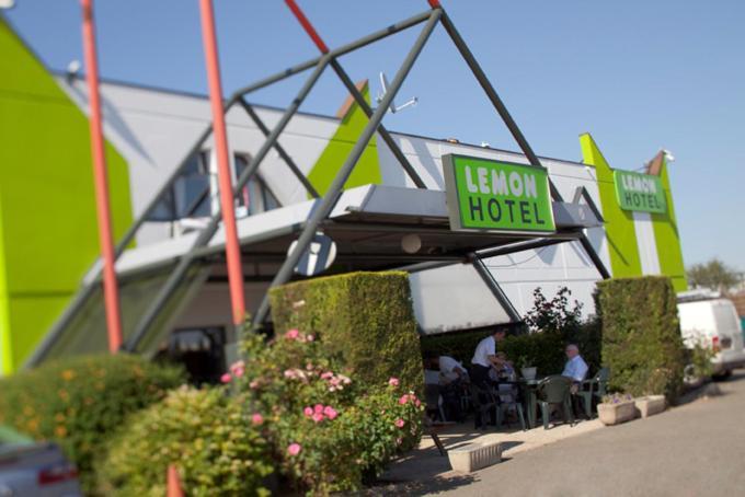 Lemon Hotel Dreux Chartres Exterior foto